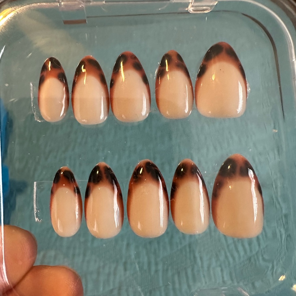 Press and Slay by Ivy custom press on nails kit